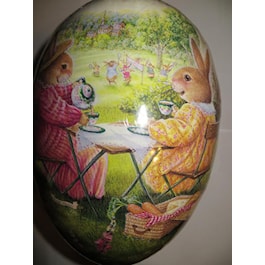 Holly Pond Hill Large Egg Container 9.5