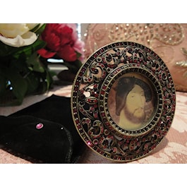 Shades of Red Round Photo Frame
