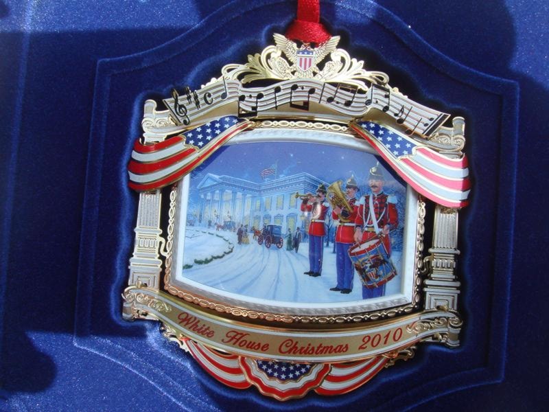 25 White House Ornaments 2010