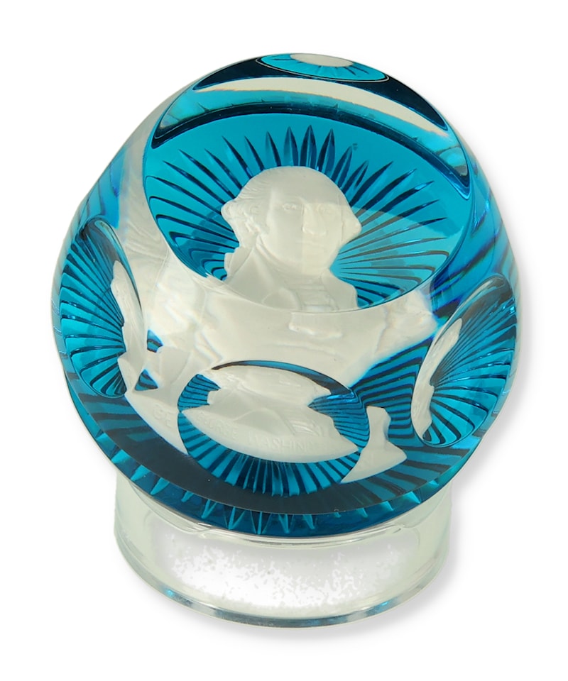 The George Washington Cameo in Crystal Paperweight