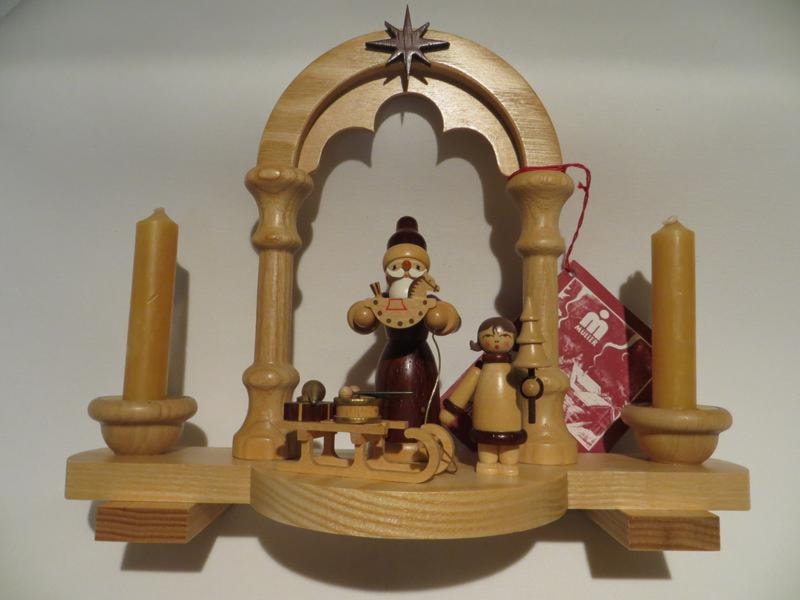 Rounded Platform Arch with Santa