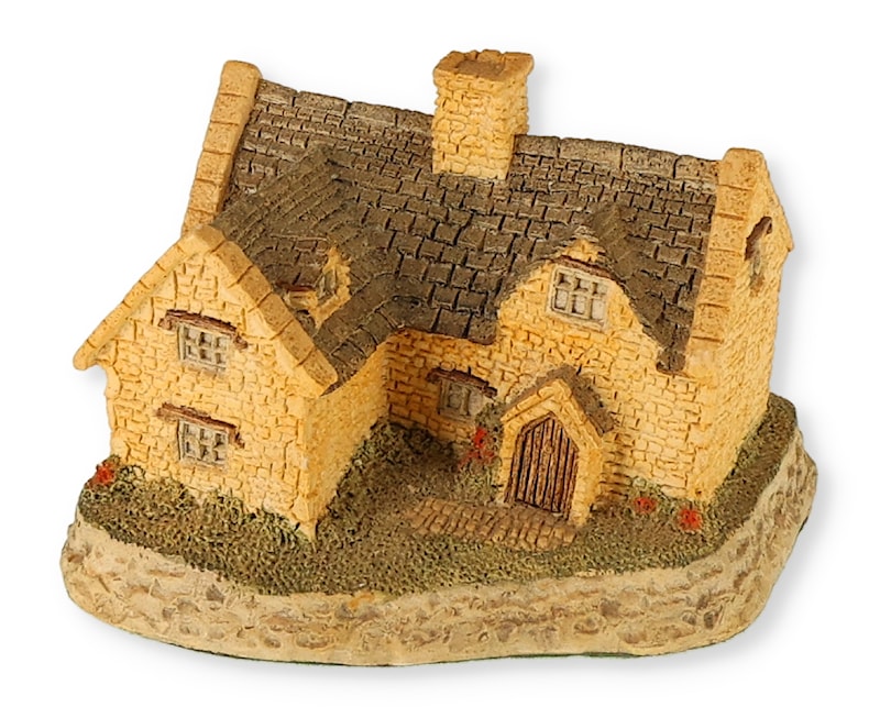 Cotswold Cottage Figurine by David Winter