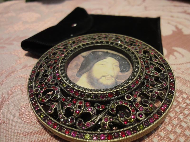 Shades of Red Round Photo Frame