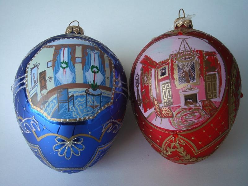 Set of Red and Blue Room Ornaments